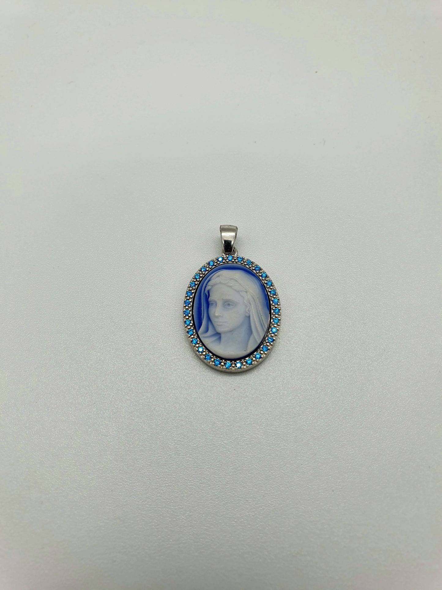 Sliver 925 pendant with blue zircons "Queen of peace"